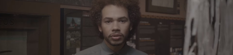 Leonne Gabriel no episódio Como combater o racismo estrutural? da primeira temporada da série Consciência Negra: Reconhecer e Reparar