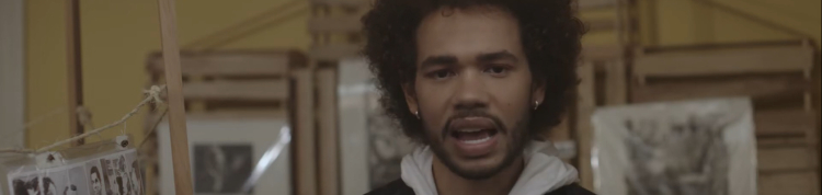 Leonne Gabriel no episódio Falsas credenciais para negar o racismo da primeira temporada da série Consciência Negra: Reconhecer e Reparar