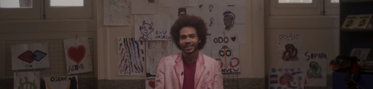 Leonne Gabriel no episódio Para educar crianças antirracistas da primeira temporada da série Consciência Negra: Reconhecer e Reparar