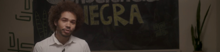 Leonne Gabriel no episódio O mito da meritocracia é a defesa da burguesia da primeira temporada da série Consciência Negra: Reconhecer e Reparar