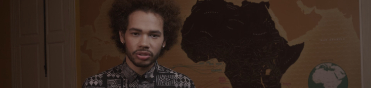 Leonne Gabriel no episódio O dia depois da abolição da primeira temporada da série Consciência Negra: Reconhecer e Reparar